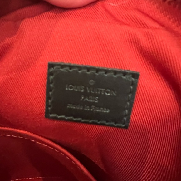 Authentic Louis Vuitton men’s cross body lap top bag/ Brief case - Picture 4 of 4